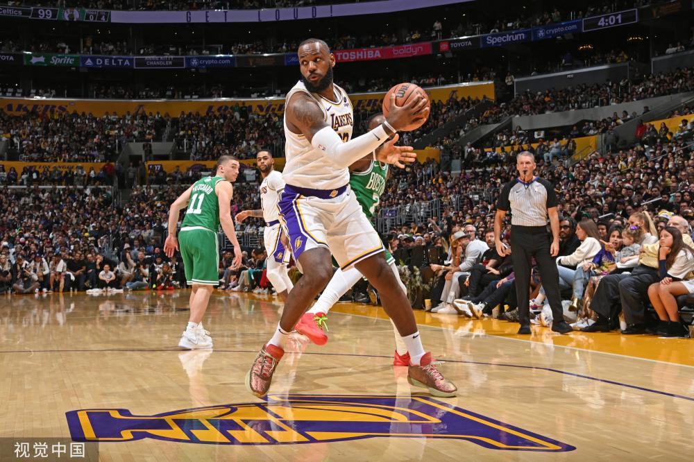 威胁球门的 威胁球门的